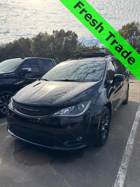 2020 Chrysler Pacifica Touring-L Plus