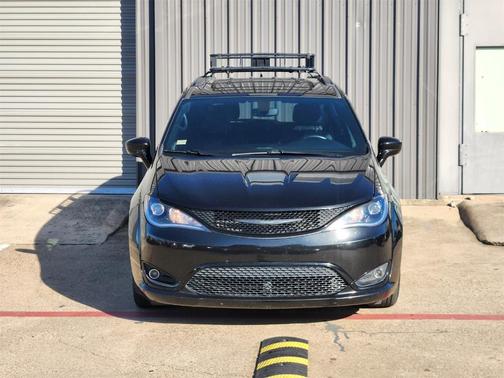 2020 Chrysler Pacifica Touring-L Plus