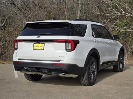 Star White 2026 Ford Explorer ST-Line