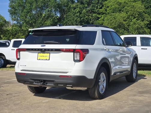 Space White Metallic 2026 Ford Explorer Active
