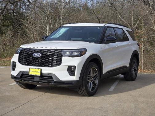 Star White 2026 Ford Explorer ST-Line