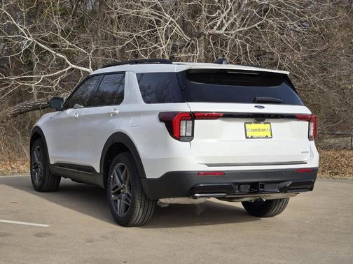 Star White 2026 Ford Explorer ST-Line