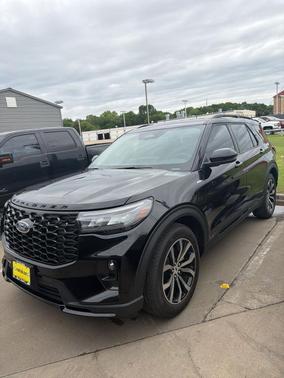 Black Metallic 2025 Ford Explorer Active