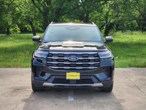 Black Metallic 2025 Ford Explorer Active