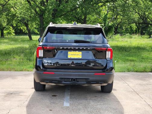 Black Metallic 2025 Ford Explorer Active