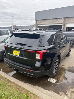 Black Metallic 2025 Ford Explorer Active