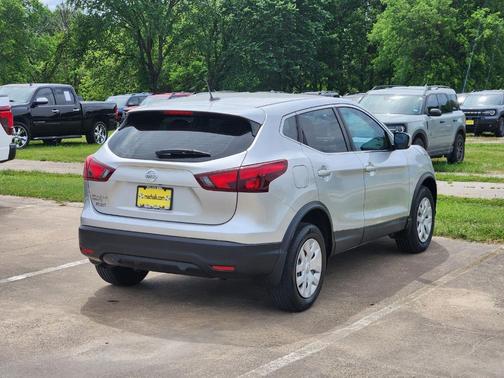 Brilliant Silver 2017 Nissan Rogue Sport S