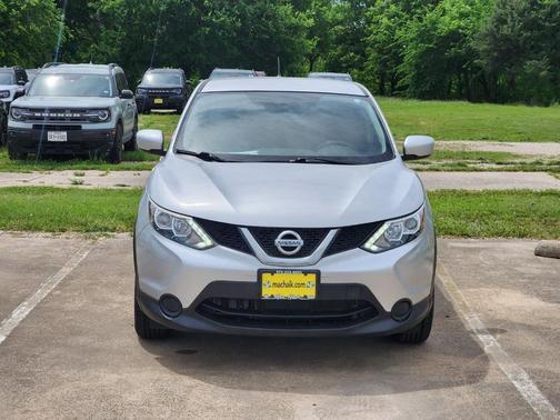 Brilliant Silver 2017 Nissan Rogue Sport S