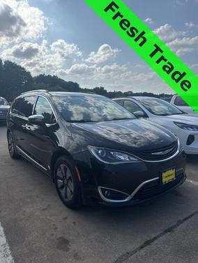 2018 Chrysler Pacifica Hybrid Limited