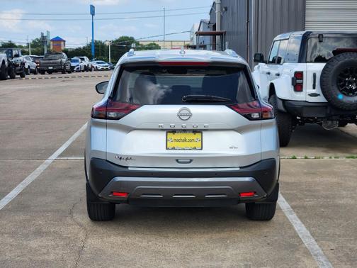 Brilliant Silver Metallic 2023 Nissan Rogue SL