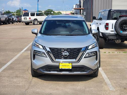 Brilliant Silver Metallic 2023 Nissan Rogue SL