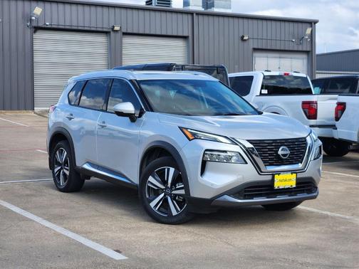 Brilliant Silver Metallic 2023 Nissan Rogue SL