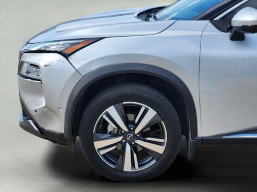 Brilliant Silver Metallic 2023 Nissan Rogue SL