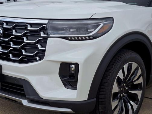 Star White 2026 Ford Explorer Platinum