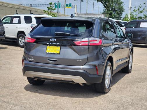 Gray Metallic 2024 Ford Edge SEL