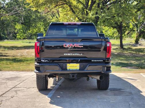 2024 GMC Sierra 2500 Denali