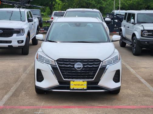 Fresh Powder 2022 Nissan Kicks SV