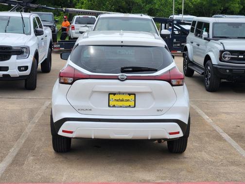 Fresh Powder 2022 Nissan Kicks SV