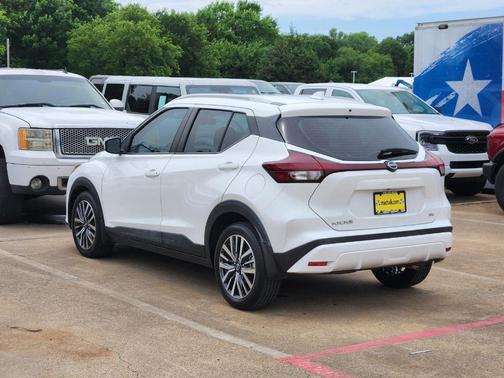 Fresh Powder 2022 Nissan Kicks SV