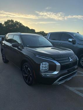 Bronze 2024 Mitsubishi Outlander SEL