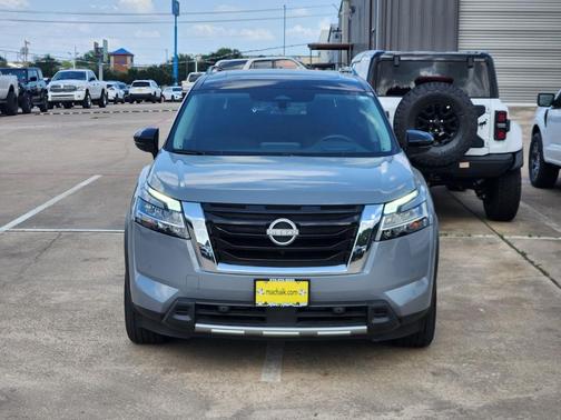 2t Gry Blk Roof 2024 Nissan Pathfinder Platinum