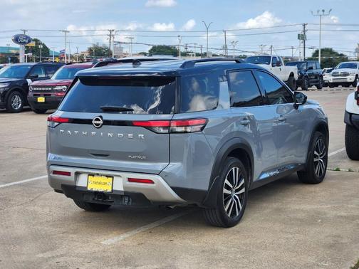 2t Gry Blk Roof 2024 Nissan Pathfinder Platinum