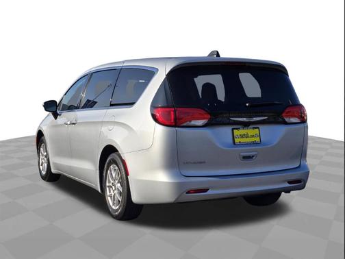Silver Mist Clearcoat 2024 Chrysler Voyager LX