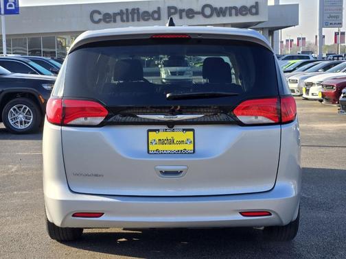 Silver Mist Clearcoat 2024 Chrysler Voyager LX
