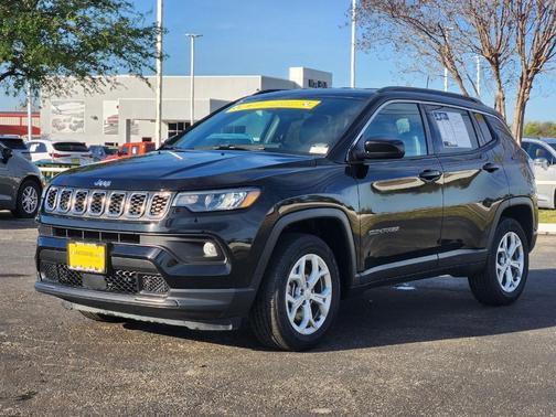 Diamond Black 2024 Jeep Compass Latitude