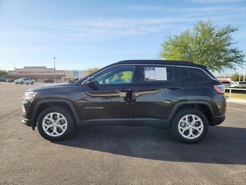 Diamond Black 2024 Jeep Compass Latitude