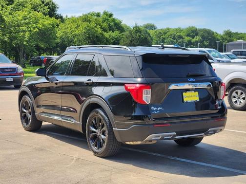 Black Metallic 2020 Ford Explorer XLT