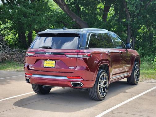 2023 Jeep Grand Cherokee Summit