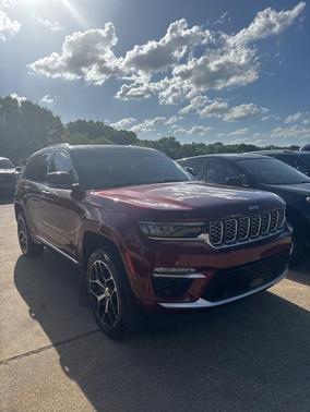 2023 Jeep Grand Cherokee Summit