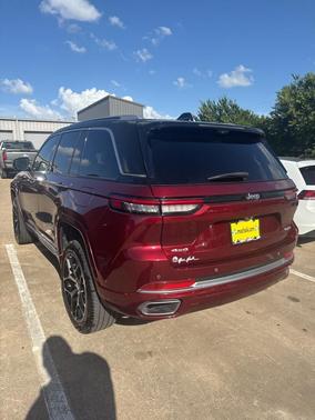2023 Jeep Grand Cherokee Summit