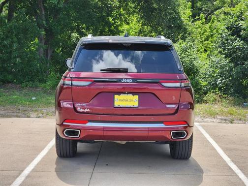 2023 Jeep Grand Cherokee Summit