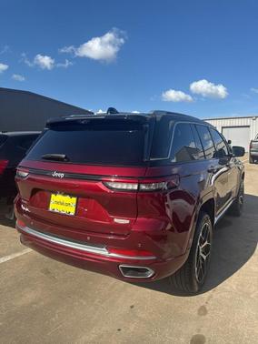 2023 Jeep Grand Cherokee Summit