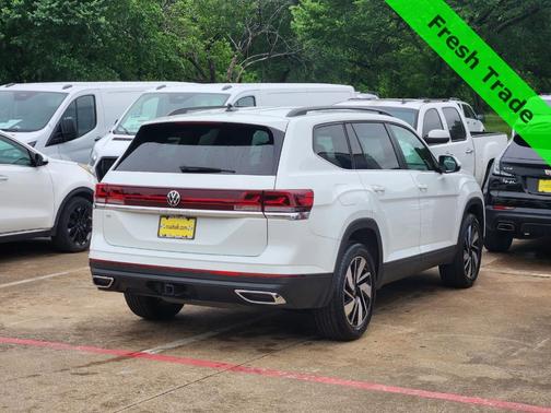 Pure White 2025 Volkswagen Atlas 2.0T SE w/Technology