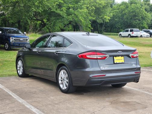 2020 Ford Fusion SE