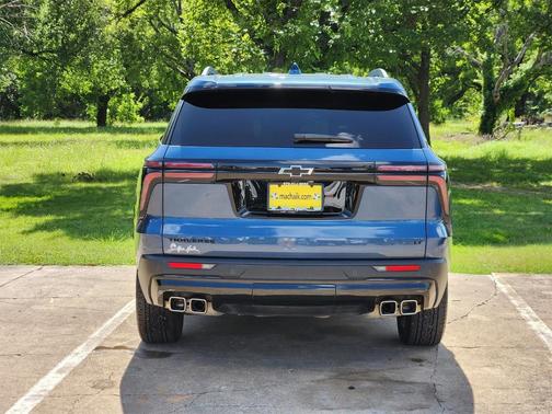 2024 Chevrolet Traverse LT