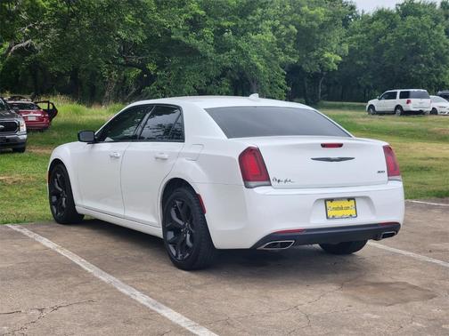 2023 Chrysler 300 Touring