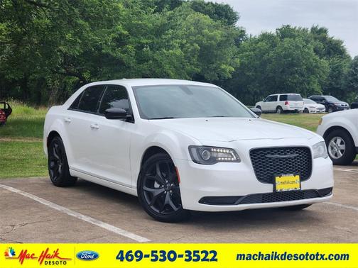 2023 Chrysler 300 Touring