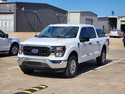 Oxford White 2023 Ford F-150 XLT