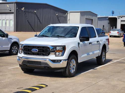Oxford White 2023 Ford F-150 XLT