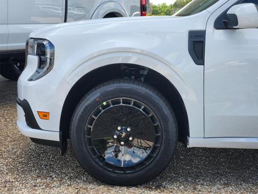 2025 Ford Maverick Lobo Standard