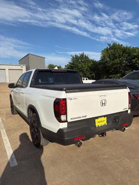 White 2023 Honda Ridgeline Black Edition