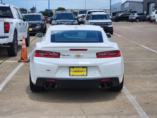 Summit White 2017 Chevrolet Camaro 2LT