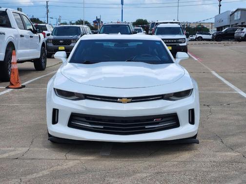 Summit White 2017 Chevrolet Camaro 2LT