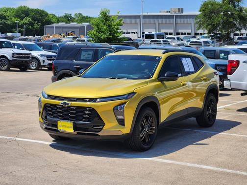 Nitro Yellow 2024 Chevrolet Trax ACTIV