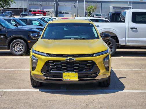 Nitro Yellow 2024 Chevrolet Trax ACTIV