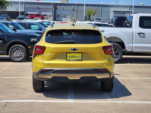 Nitro Yellow 2024 Chevrolet Trax ACTIV